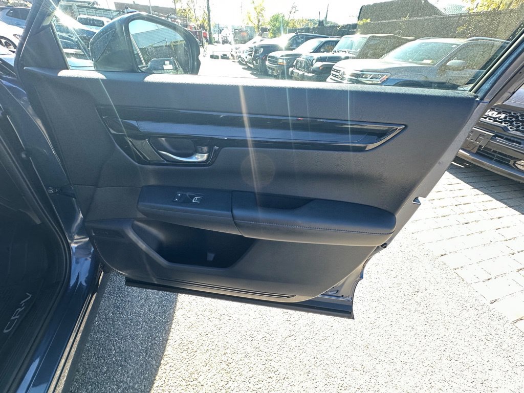 Used 2025  Honda EX-L image 32