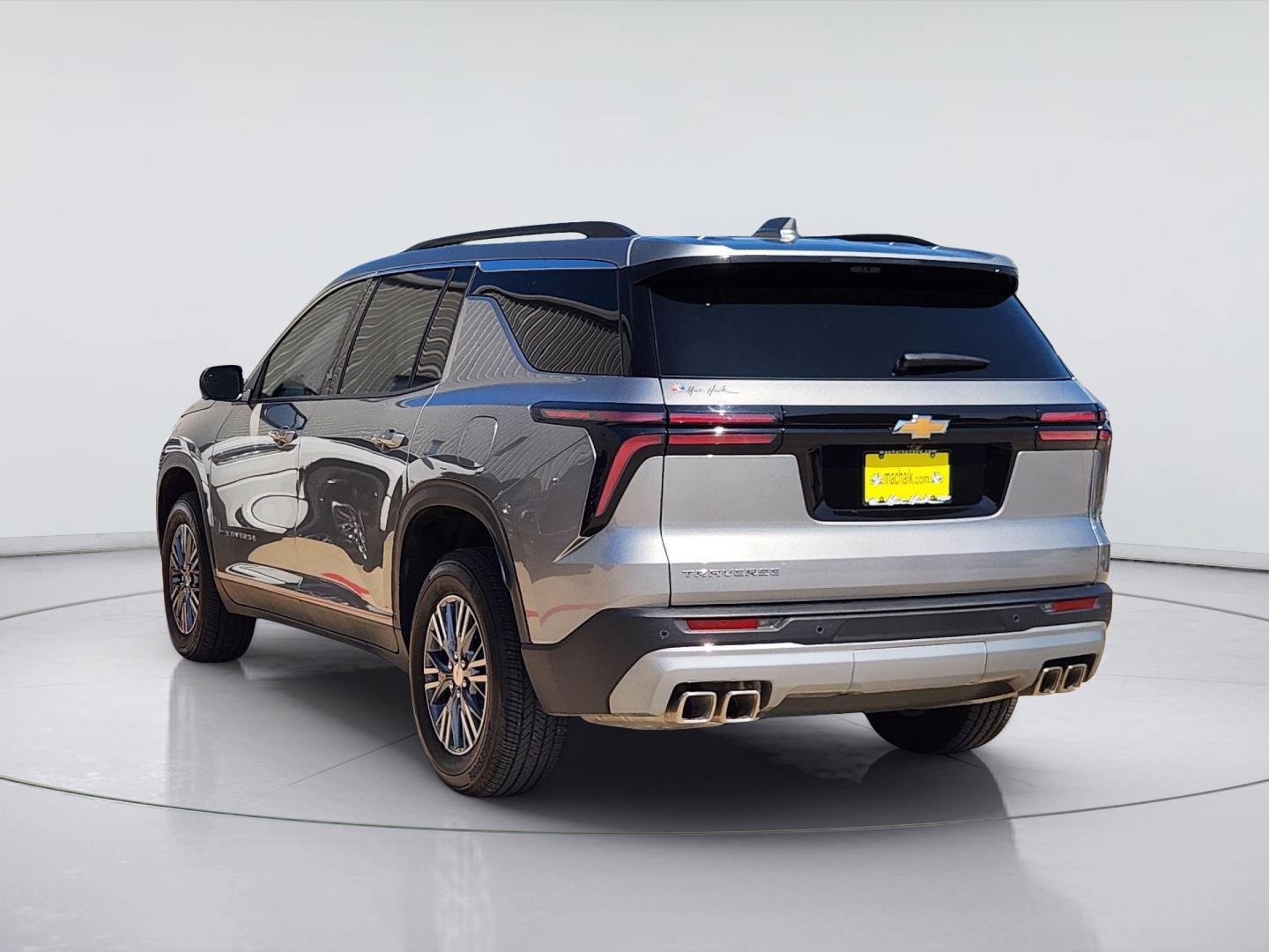 2026 Chevrolet Traverse photo 5 of 34