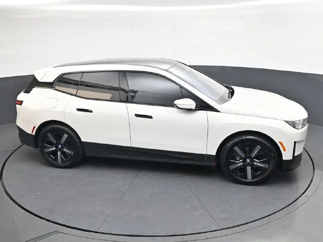 Certified Used 2024 White/off-white BMW xDrive50 image 22