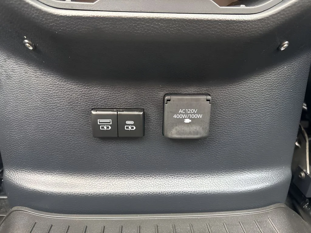 Used 2025  Toyota Limited image 8