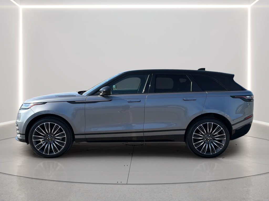 Used 2023 Gray Land Rover R-Dynamic S MHEV image 13
