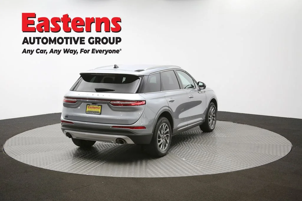 Used 2022 Silver Lincoln Standard image 40