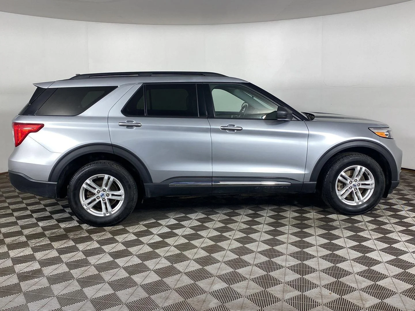 Used 2023 Silver Metallic Ford XLT image 22