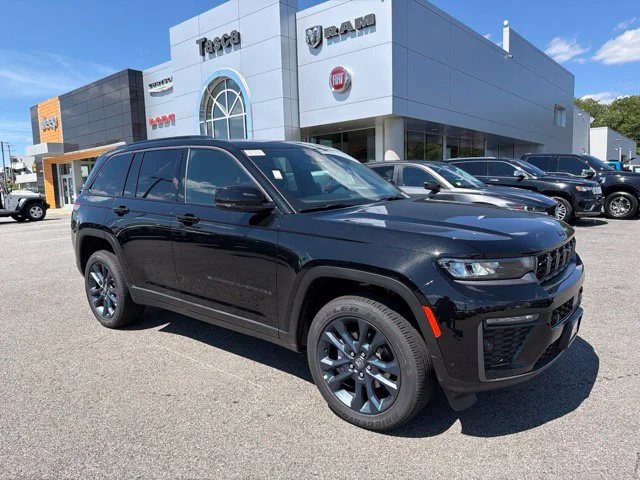 New 2026 Black Jeep  image 1