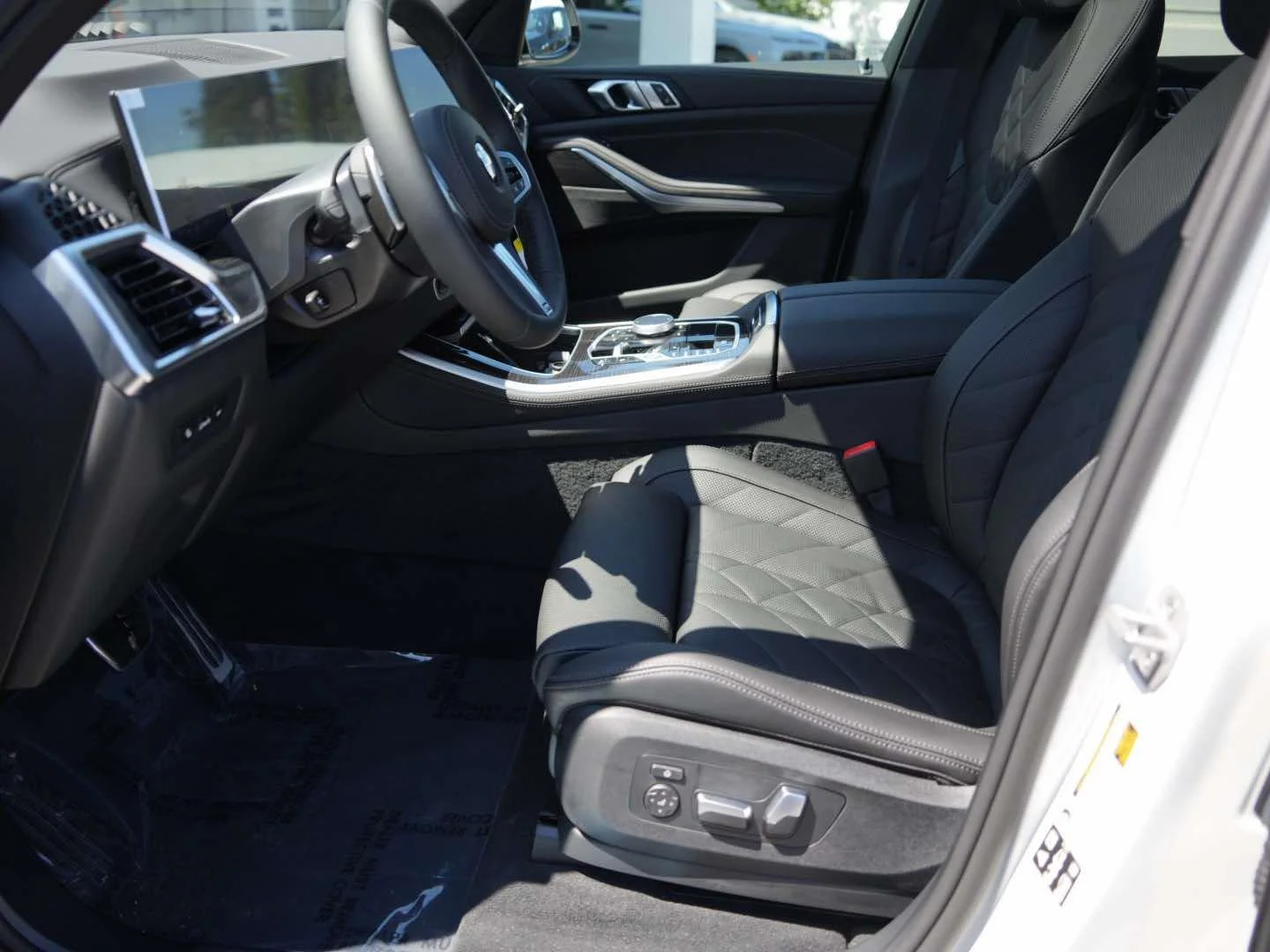 New 2026 Alpine White BMW xDrive40i image 17