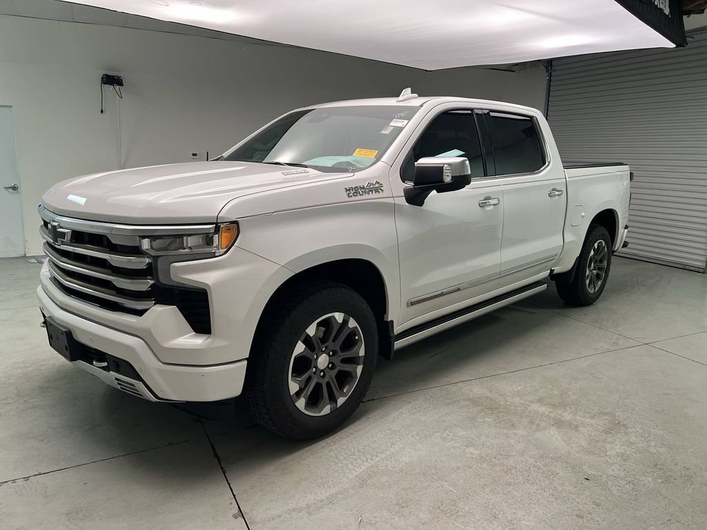 Used 2022 Iridescent Pearl Tricoat Chevrolet High Country image 4