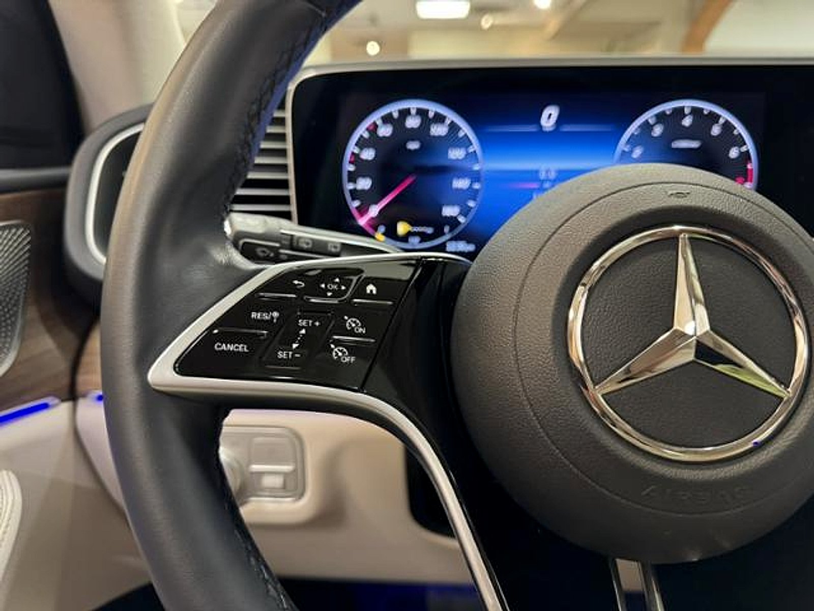 Certified Used 2025 Polar White Mercedes-Benz  image 20