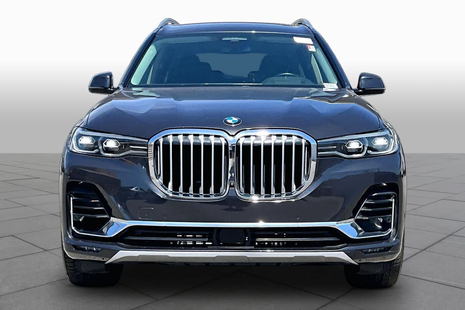 Used 2021 Dark Graphite Metallic BMW xDrive40i image 3