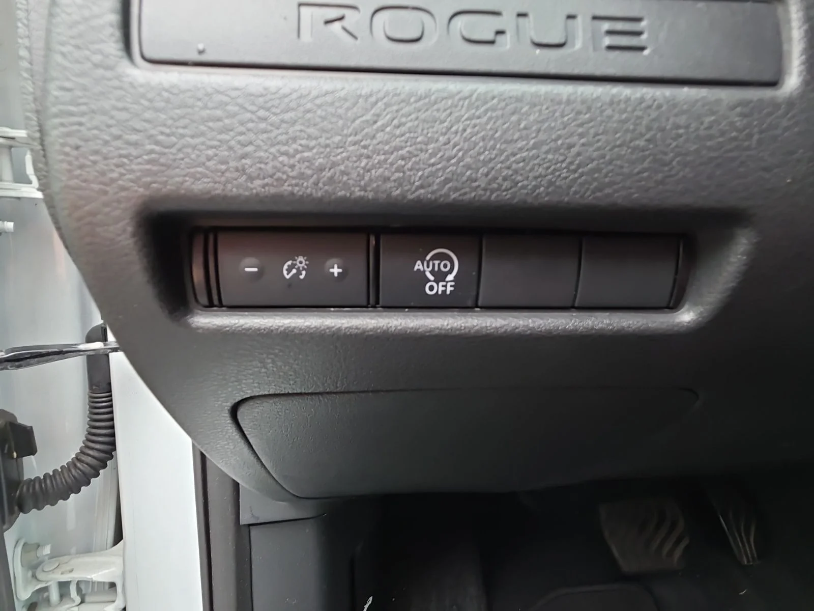 Used 2025 White Nissan S image 28