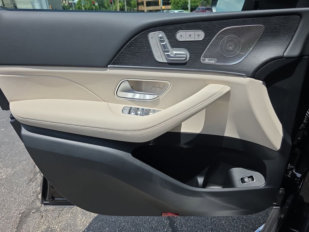 New 2026 Black Mercedes-Benz GLS 450 image 19