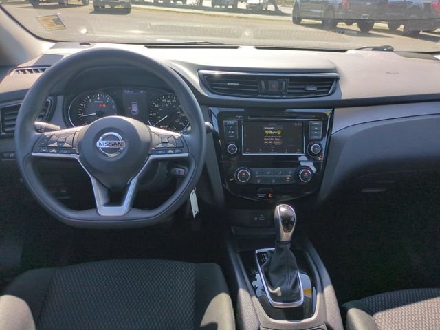 Used 2021 Red Nissan S image 27