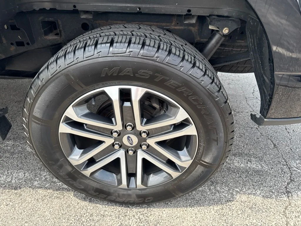 Used 2022 Black Metallic Ford XL image 45