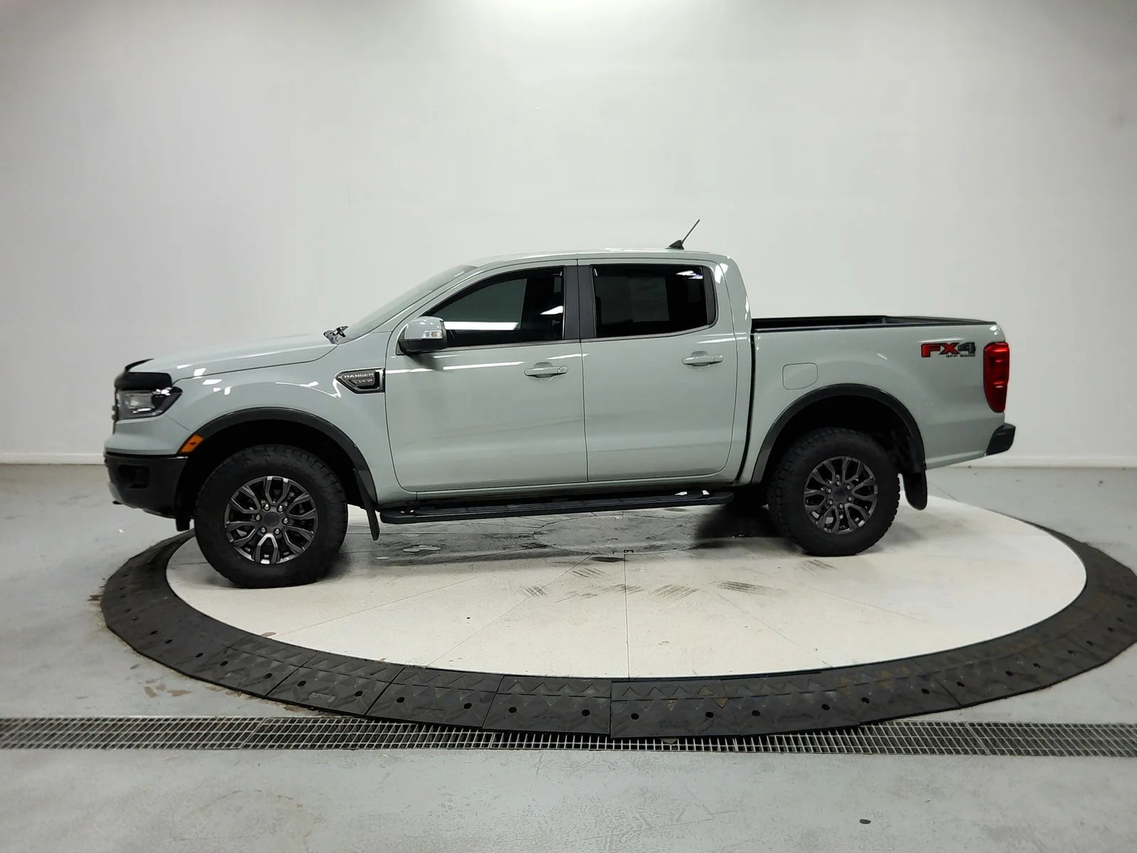 Used 2021 Cactus Green / Gray Ford Lariat image 5