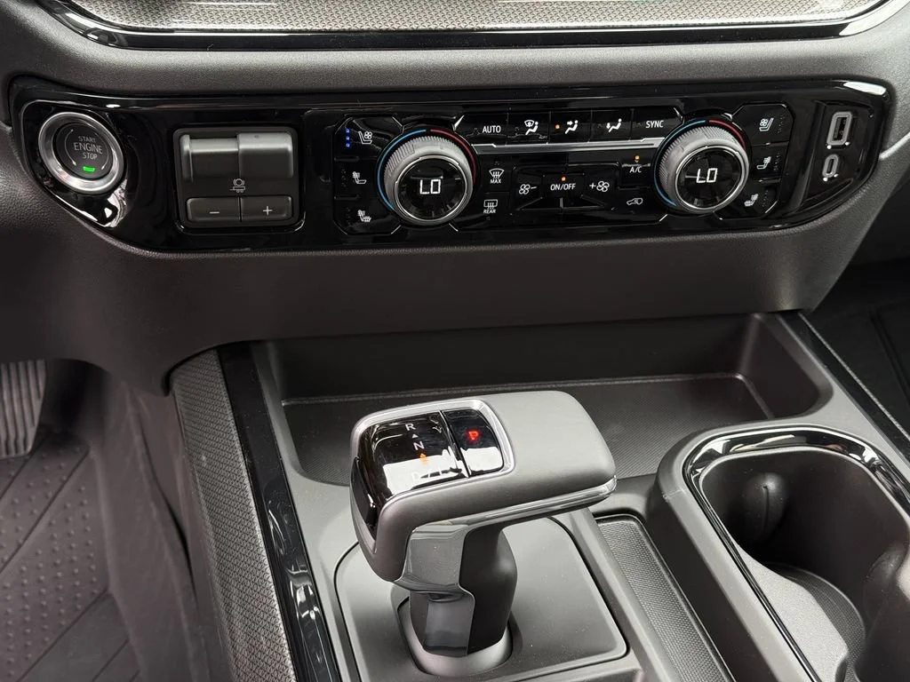 2026 Chevrolet Silverado 1500 ZR2 - Photo 17