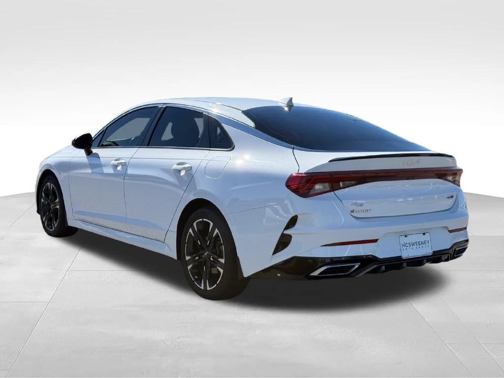 Used 2022 White Kia GT-Line image 3