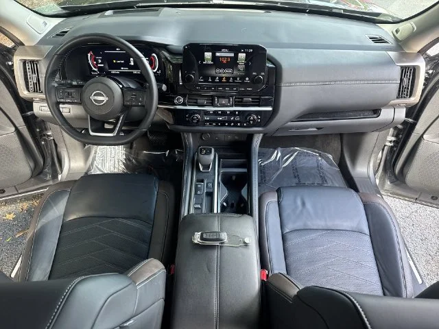 Used 2024 Gray Nissan Platinum image 9