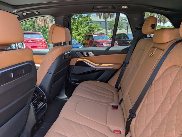 Used 2026 Black Sapphire Metallic BMW sDrive40i image 15