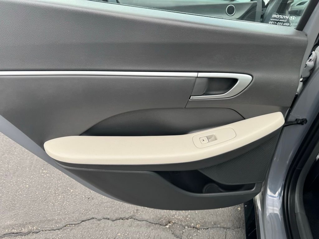 Used 2024 Blue Hyundai SEL image 21