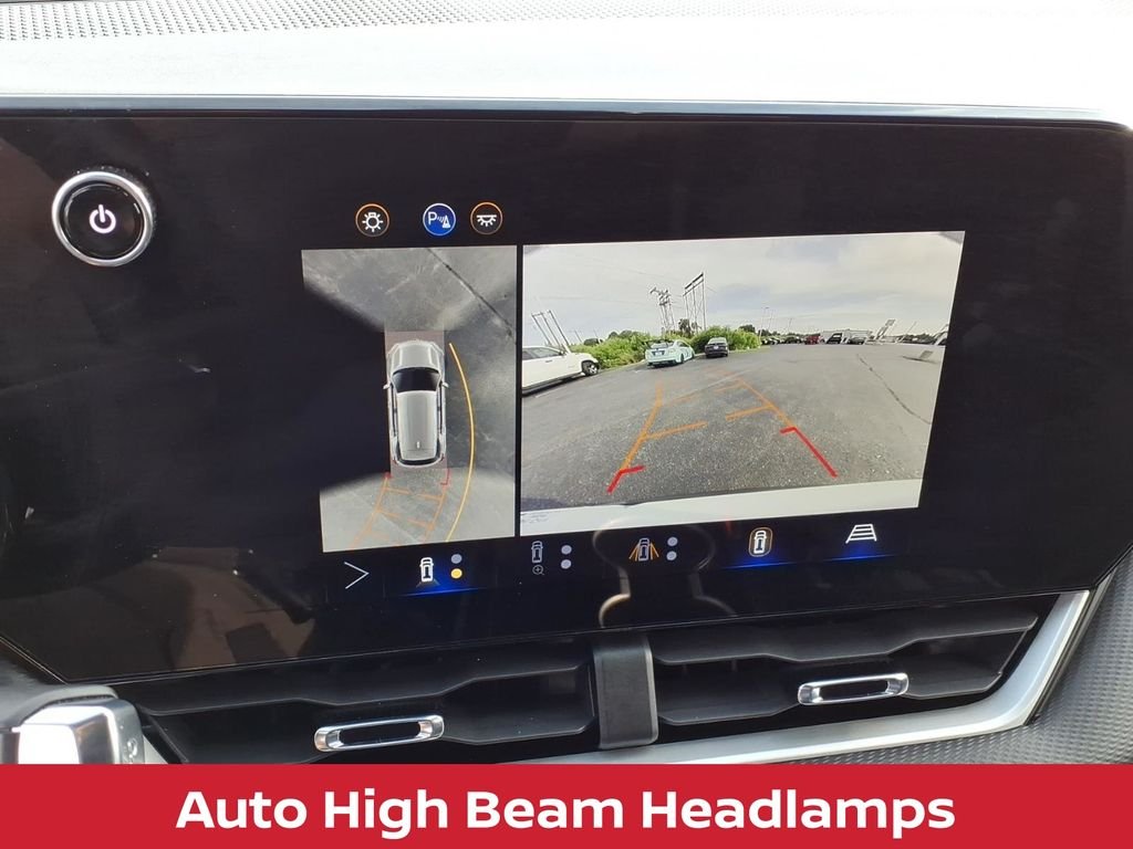 Used 2025 Summit White Chevrolet LT W/SAFETY & TECHNOLOGY PKG image 5