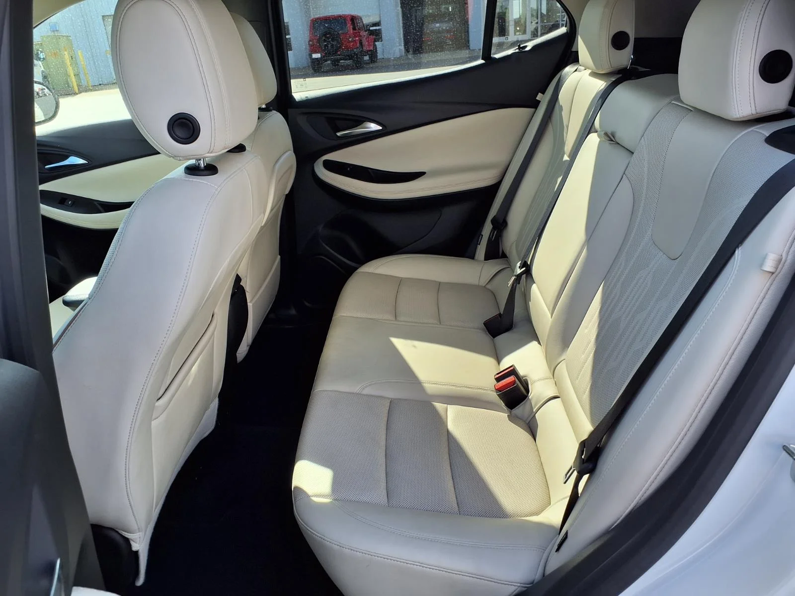 Used 2024 White Frost Tricoat Buick Avenir image 14