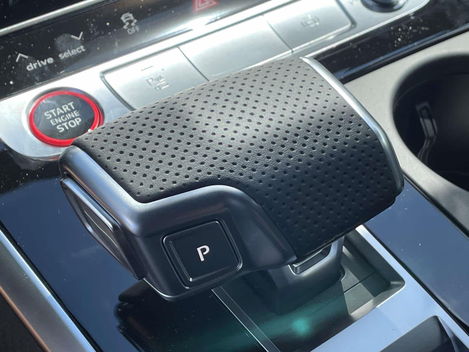 New 2026 0E0E/Black Audi Premium Plus image 32