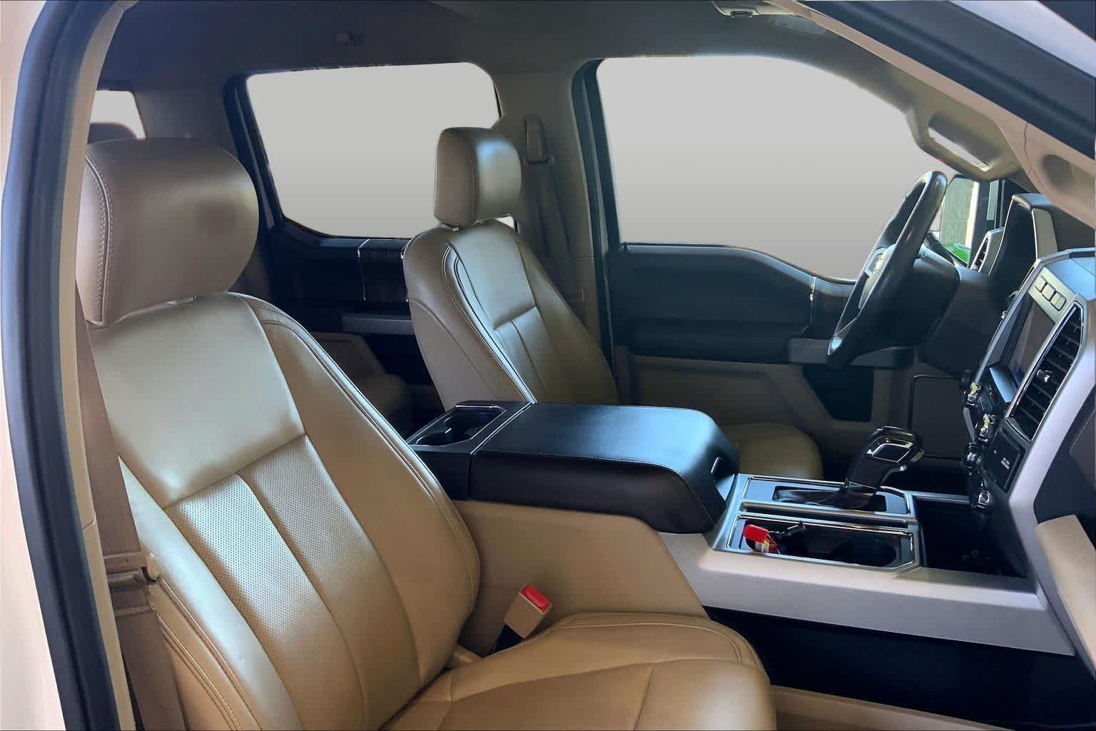 Used 2020 Oxford White Ford LARIAT image 9