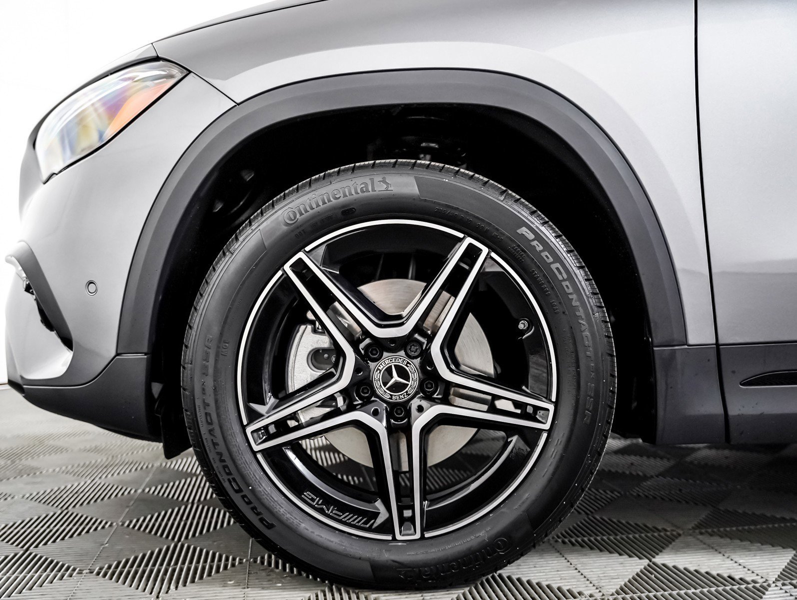 New 2026 Mountain Grey Metallic Mercedes-Benz GLA 250 image 6
