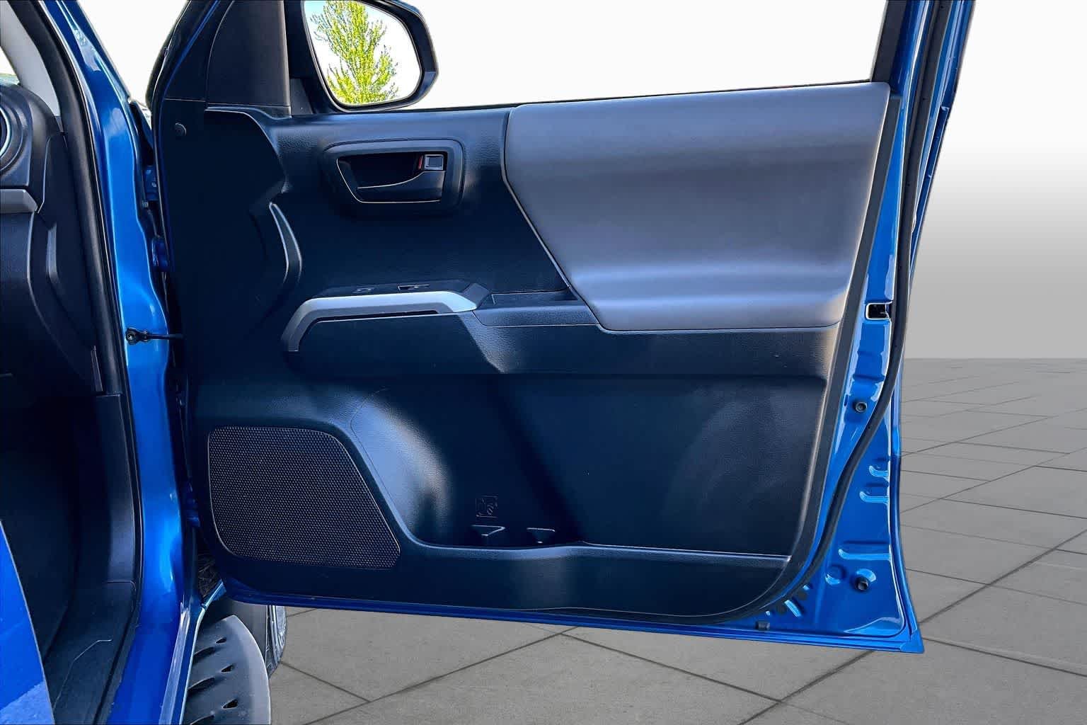 Used 2017 Blazing Blue Pearl Toyota SR5 image 22
