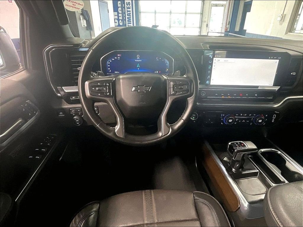 Used 2024 Black Chevrolet High Country image 17