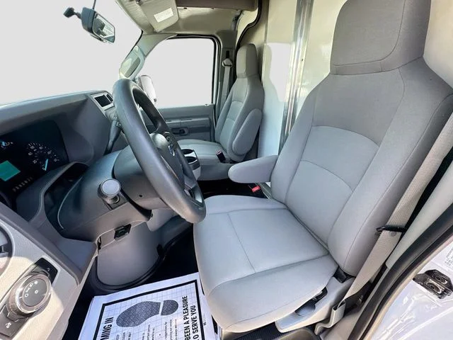 New 2024 Oxford White Ford Base image 10