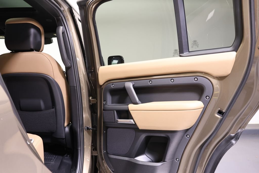 2026 Land Rover Defender X-Dynamic SE - Photo 42
