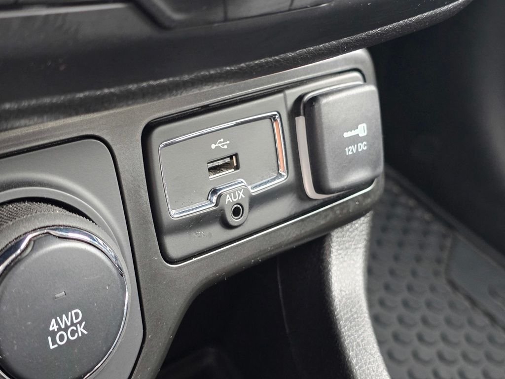 Certified Used 2022 Gray Jeep Latitude image 30