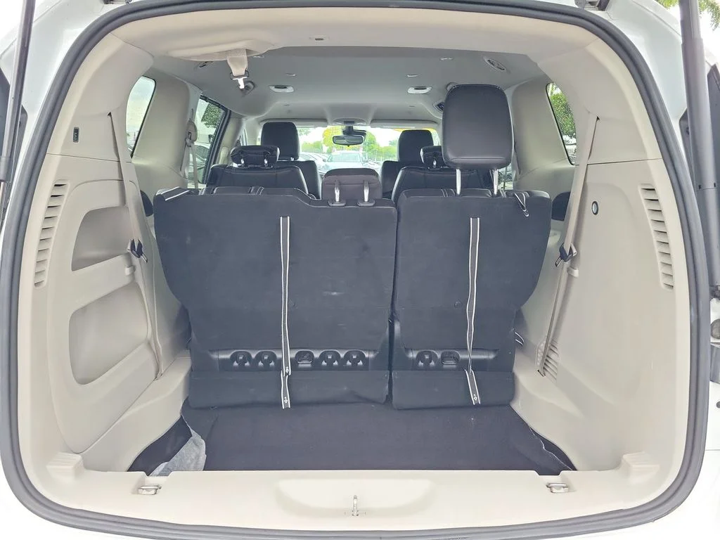 Used 2023 White Chrysler Touring L image 10