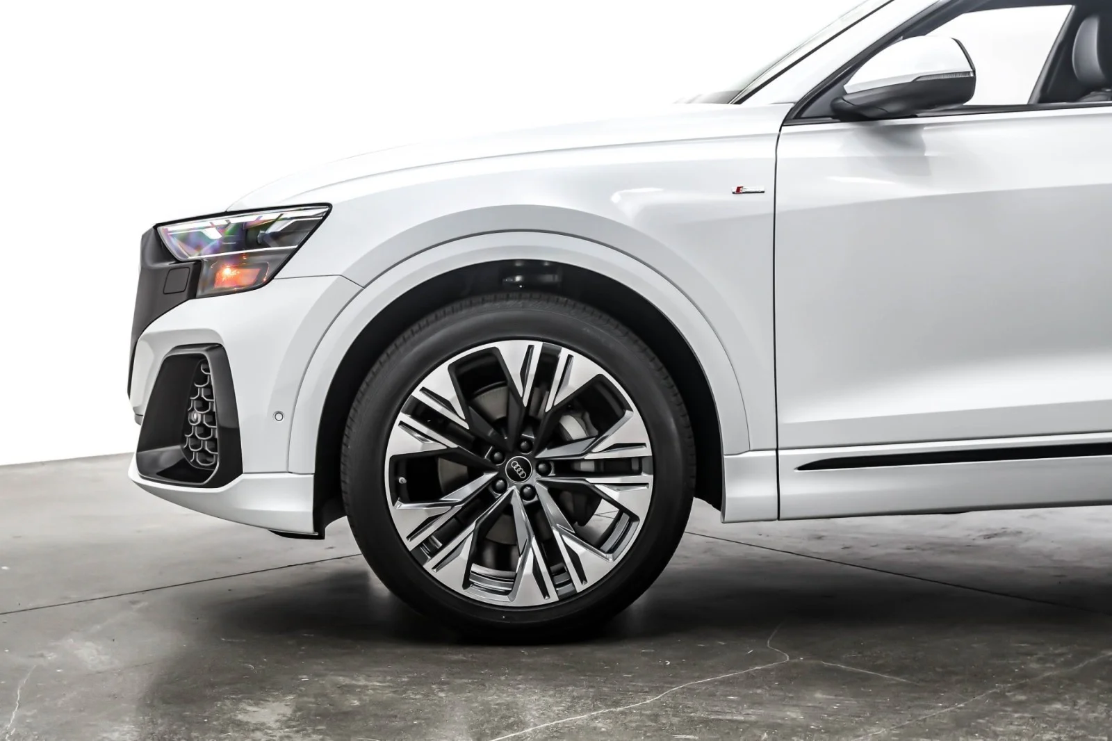 2026 Audi Q8 Premium Plus - Photo 10
