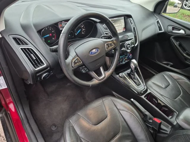 Used 2015 Red Ford Titanium image 10