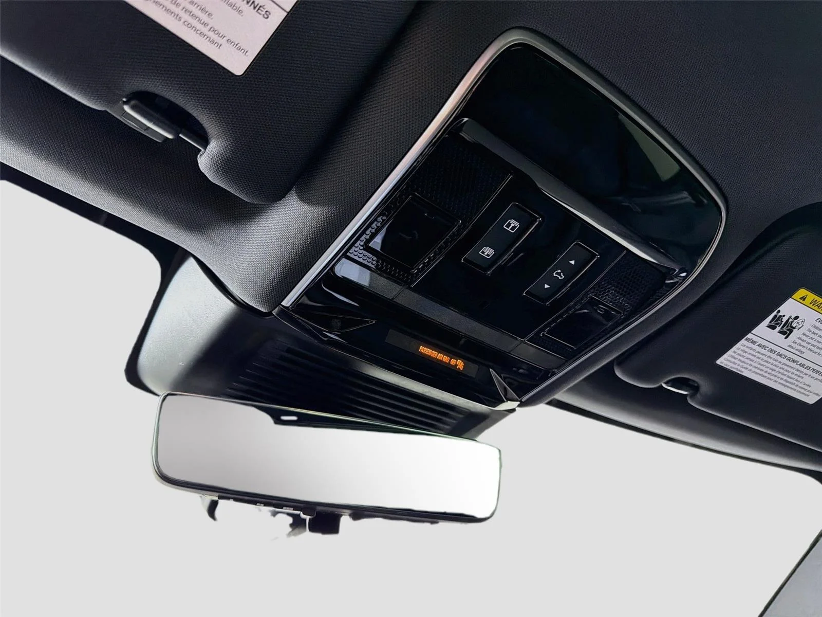 2025 Land Rover Range Rover SE - Photo 18