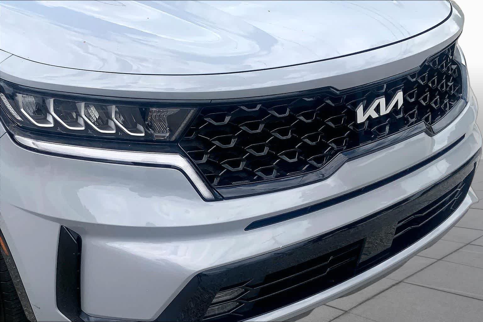 Certified Used 2022 Wolf Gray Kia EX image 29