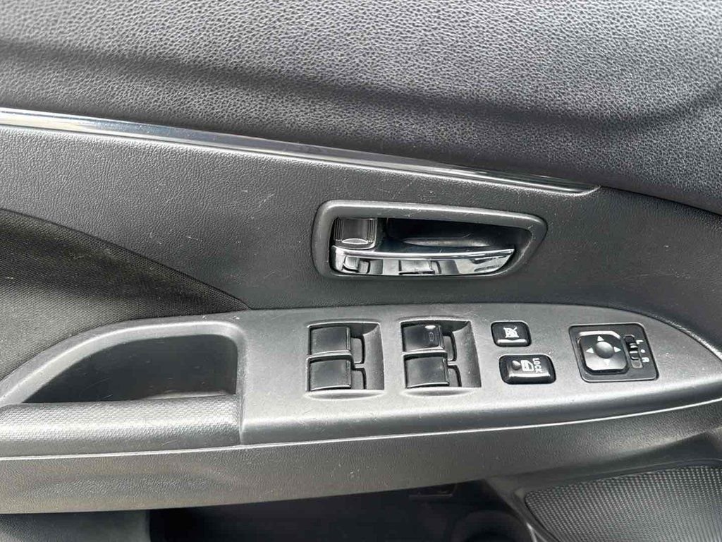 Used 2024 Gray Mitsubishi 2.0 LE image 29