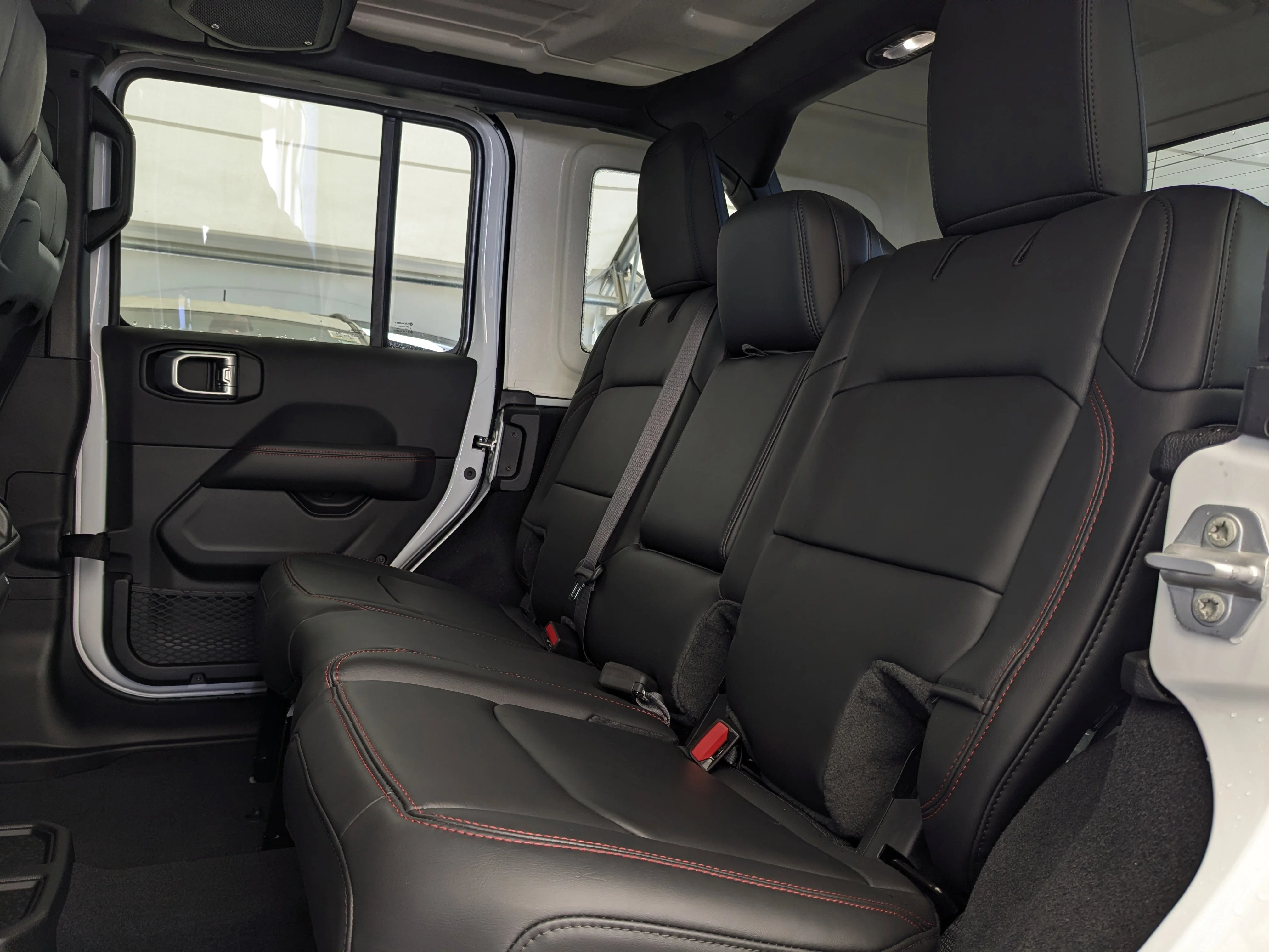 New 2026 White Jeep Rubicon - - 3.6L V6 - Nappa Leather - 3-Pc Hardtop - Steel Perf Hood - Safety & Conv Grps & More! image 25