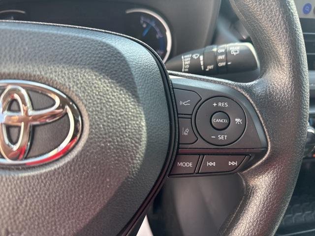 2025 Toyota RAV4 XLE - Photo 30