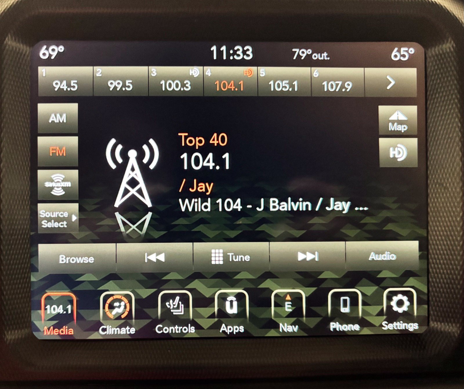 Used 2021  Jeep Rubicon image 14
