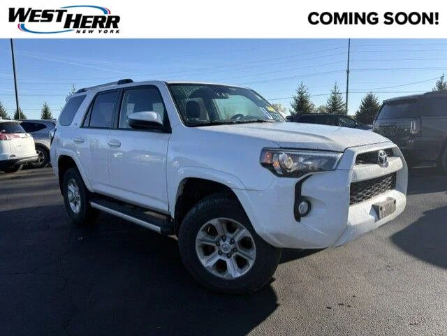 Used 2019 Super White Toyota SR5 image 1