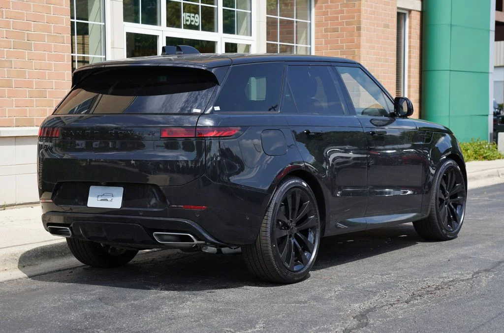 New 2026 Santorini Black Land Rover Dynamic SE image 9