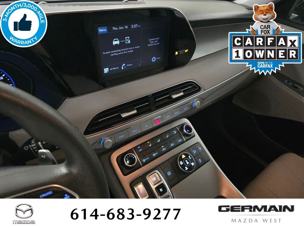 Used 2021 Black Hyundai SE image 24