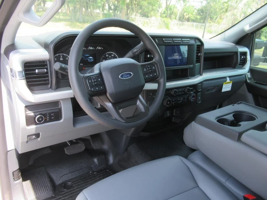 2024 Ford F-350 Super Duty Chassis Cab XL - Photo 15