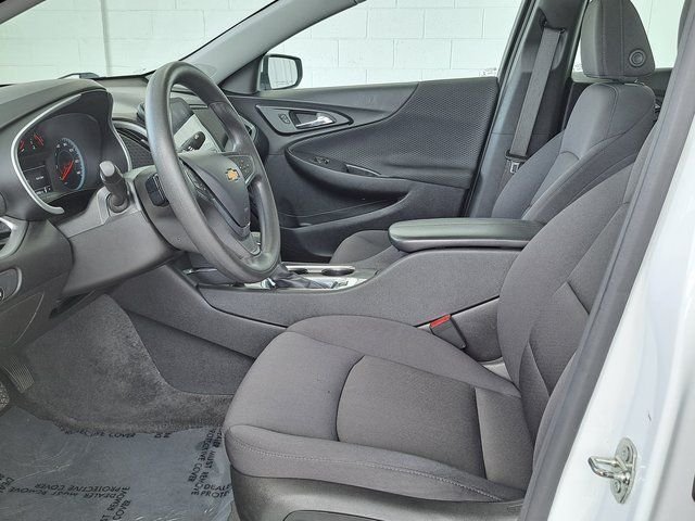 Used 2024 White Chevrolet LT image 25