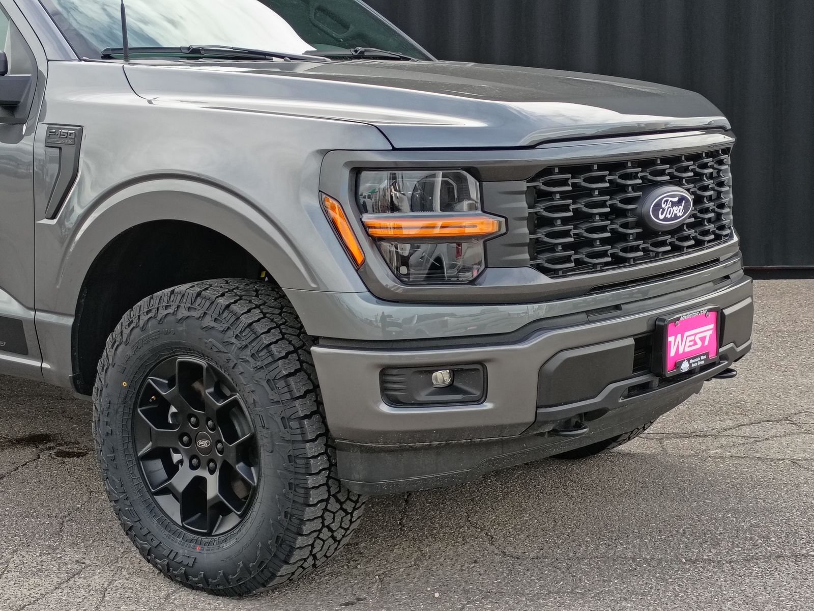 View vehicle photo 3