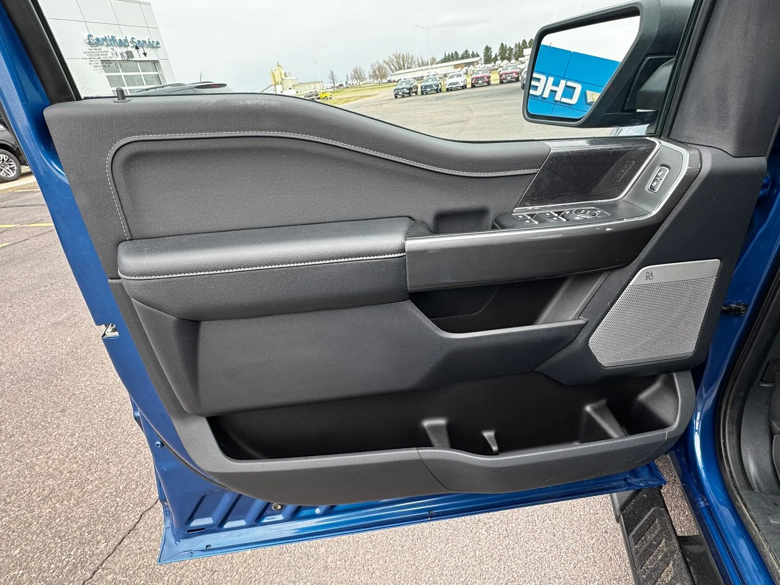 Used 2023 Blue Metallic Ford XLT image 8