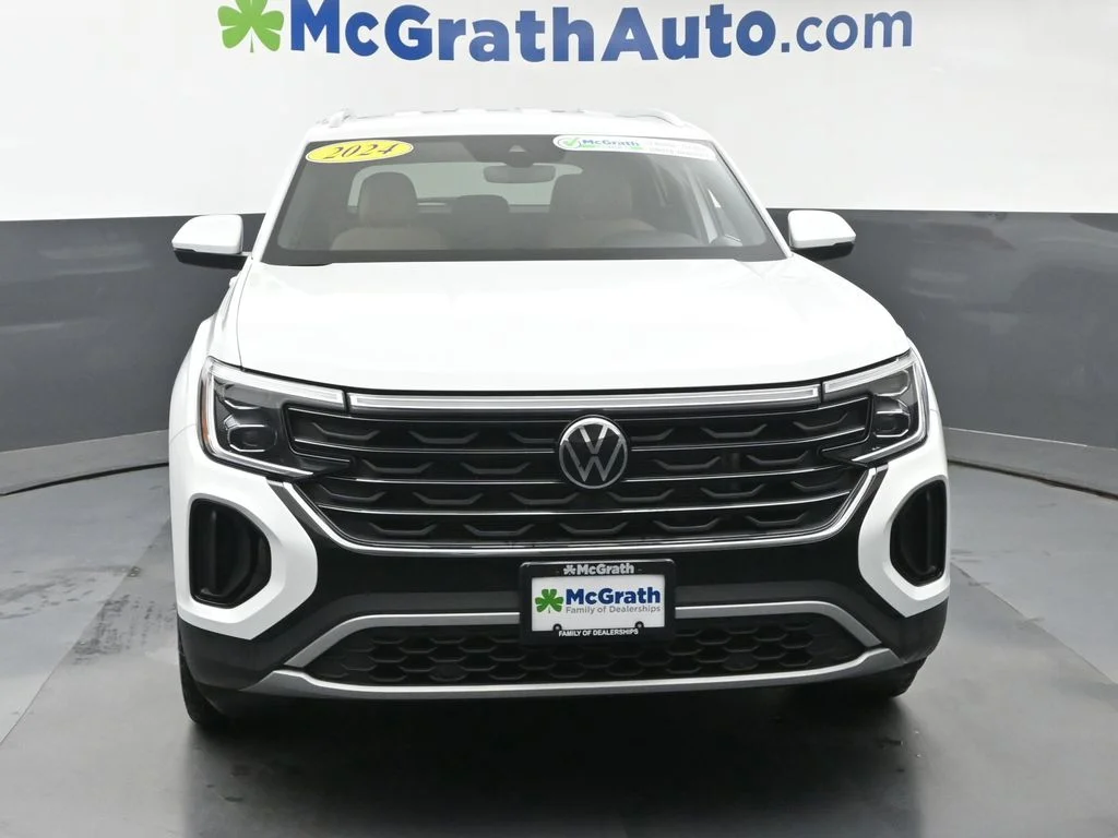 Used 2024 White Volkswagen 2.0T SE image 5