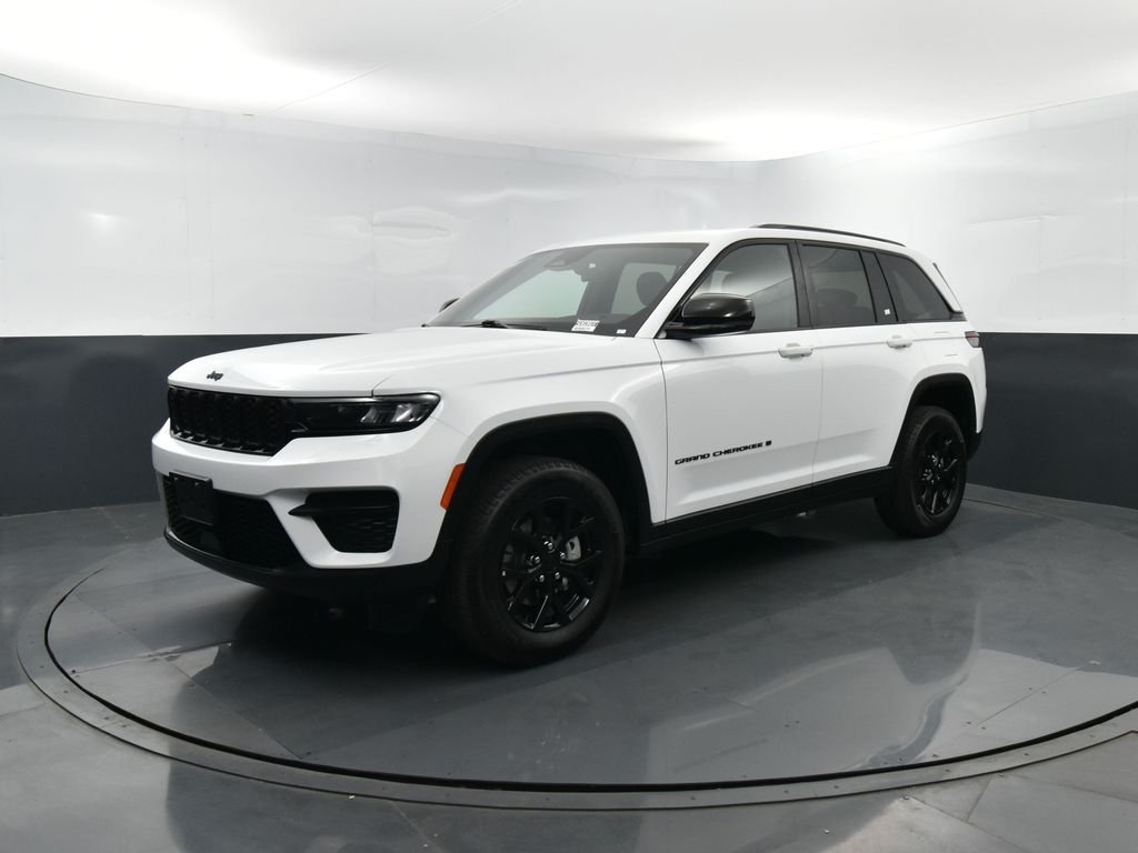 2025 Jeep Grand Cherokee Altitude 4x4's photo